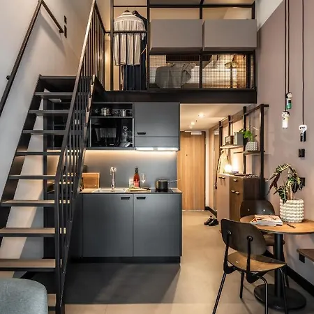 아파트호텔 Revo 4*