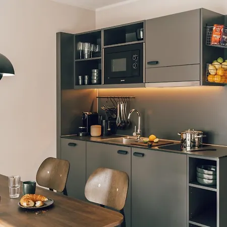 아파트호텔 Revo 4*