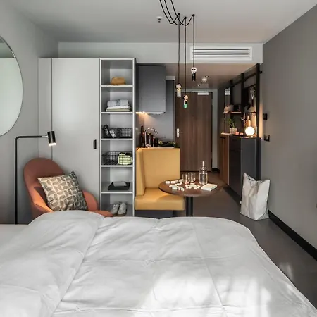Aparthotel Revo 4*