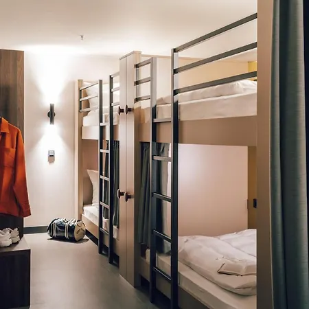 Aparthotel Revo 4*