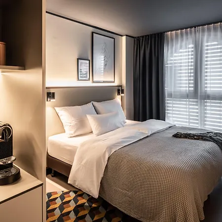 شقة فندقية Revo 4*