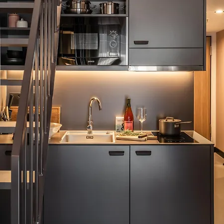 Revo شقة فندقية 4*