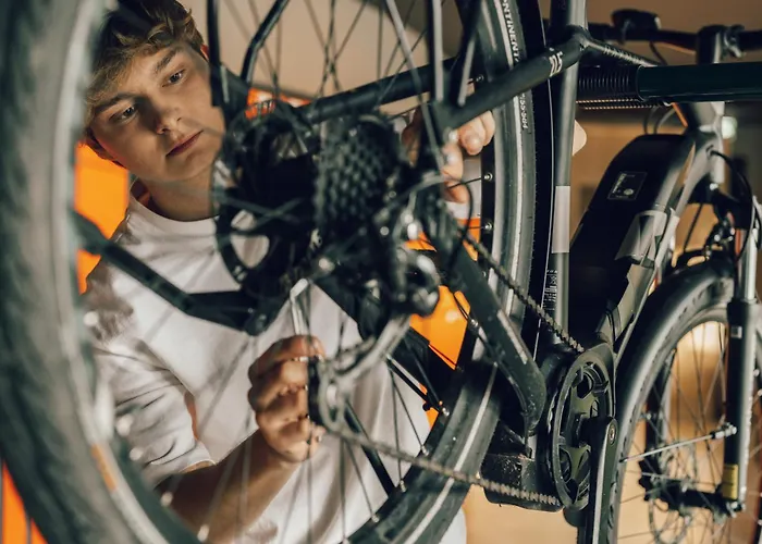 מלון דירות Revo 4*