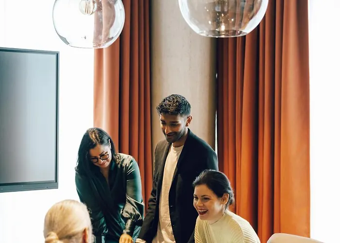 מלון דירות Revo 4*